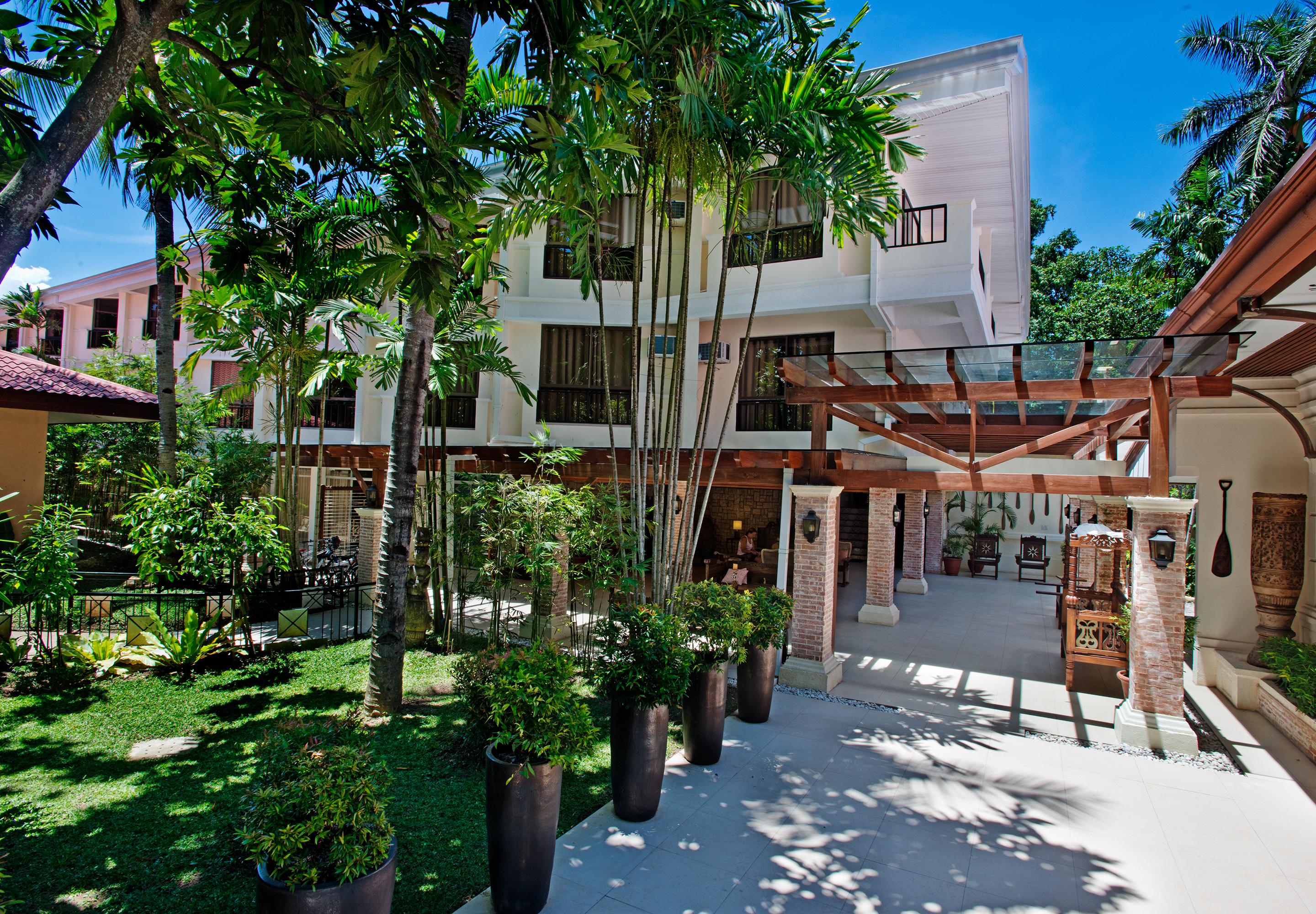 Costabella Tropical Beach Hotel Île de Mactan Extérieur photo