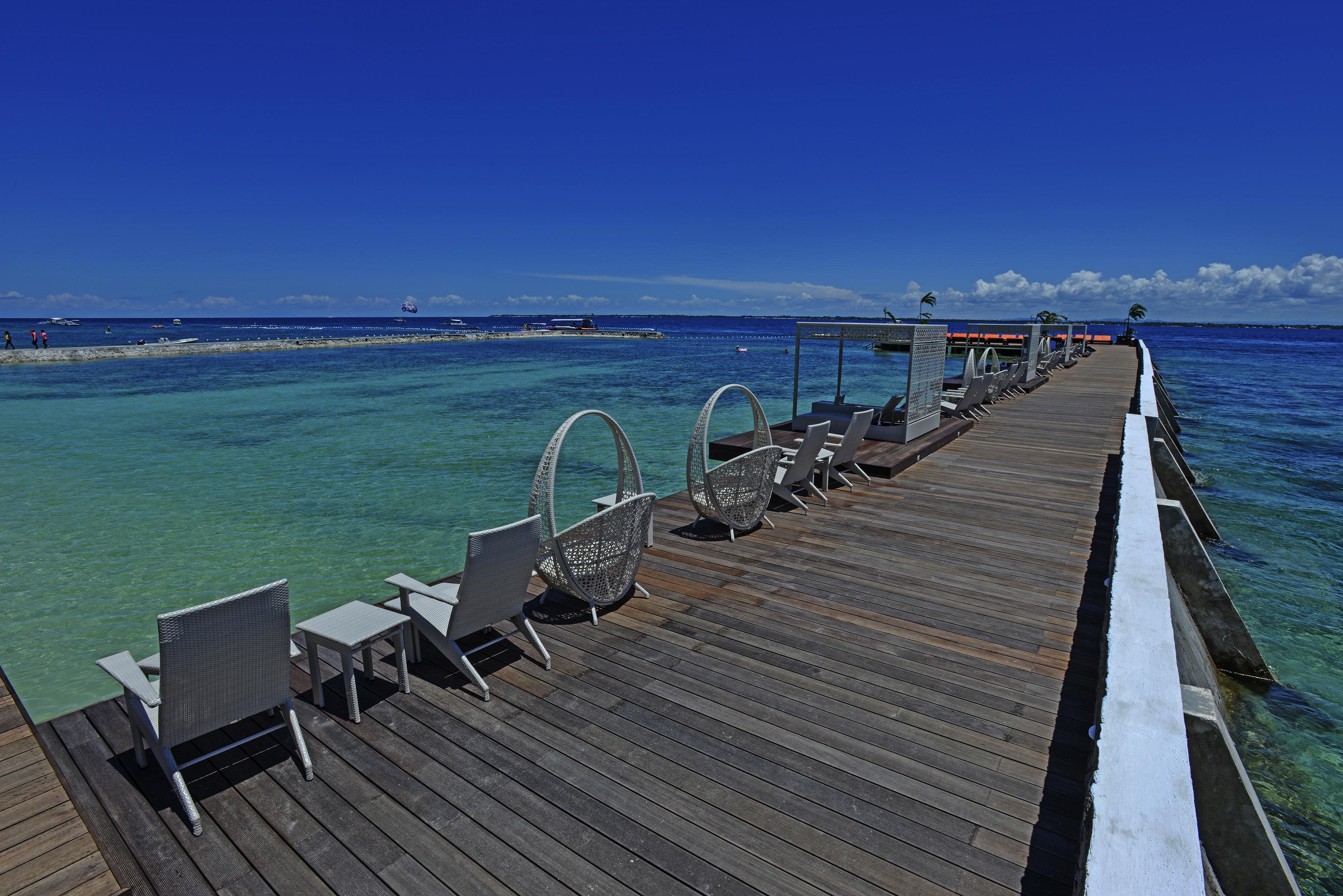 Costabella Tropical Beach Hotel Île de Mactan Extérieur photo