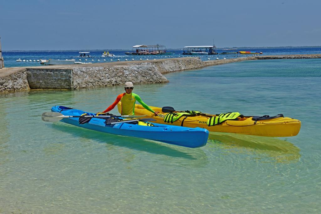 Costabella Tropical Beach Hotel Île de Mactan Extérieur photo